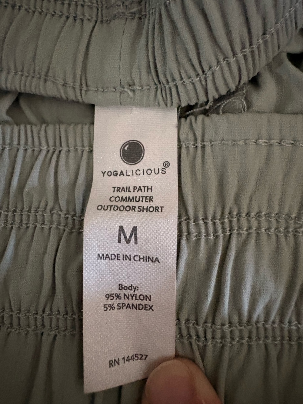 Yogalicious Trekki Trail Path Commuter Short light sage green size M